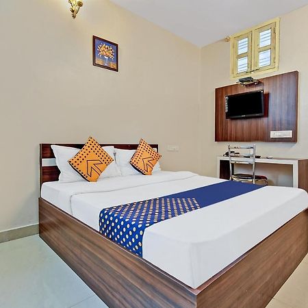 Parkwood Executive Rooms Inn Bangalore Bagian luar foto