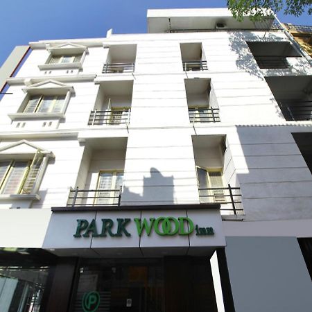 Parkwood Executive Rooms Inn Bangalore Bagian luar foto