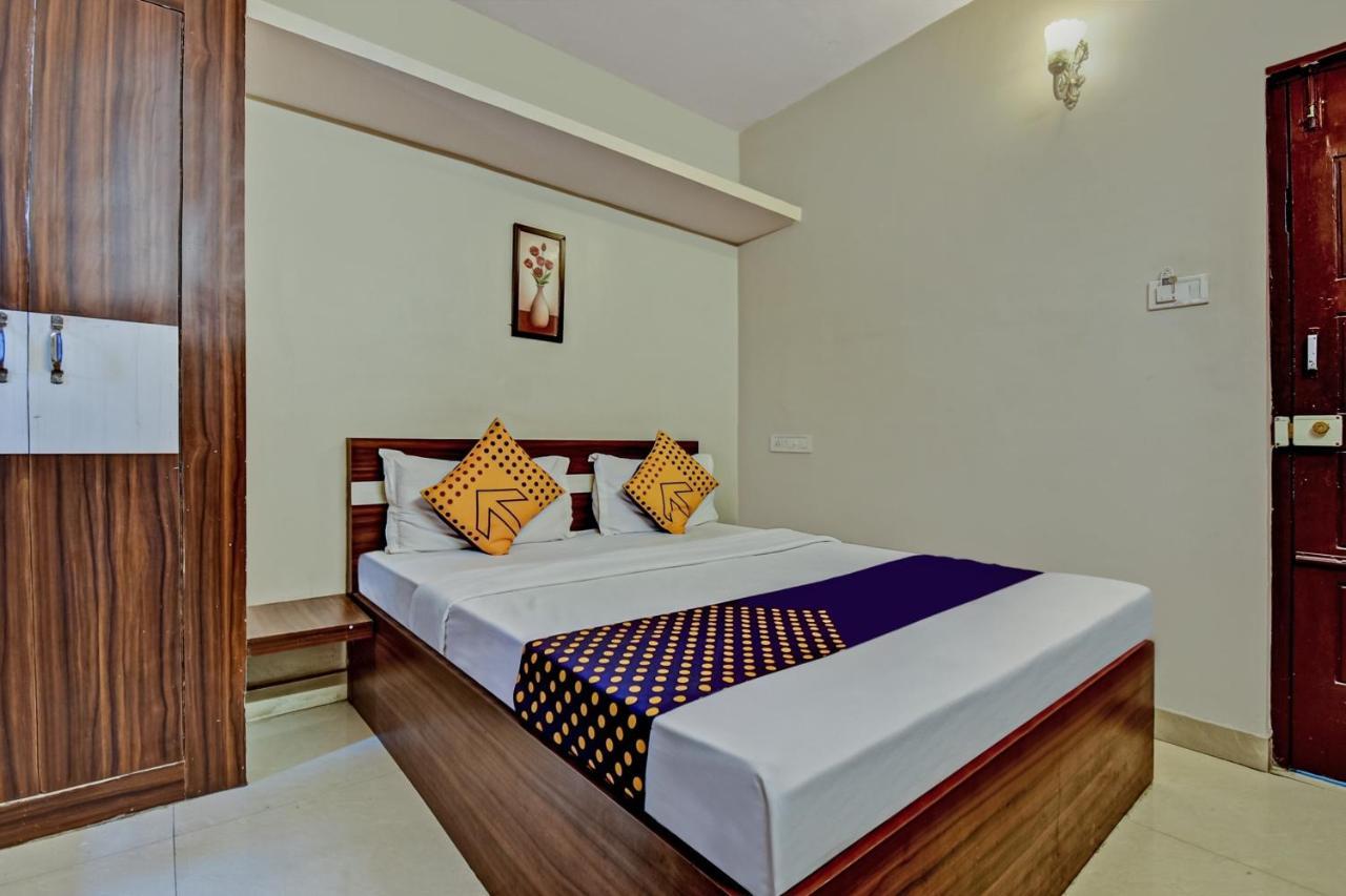 Parkwood Executive Rooms Inn Bangalore Bagian luar foto