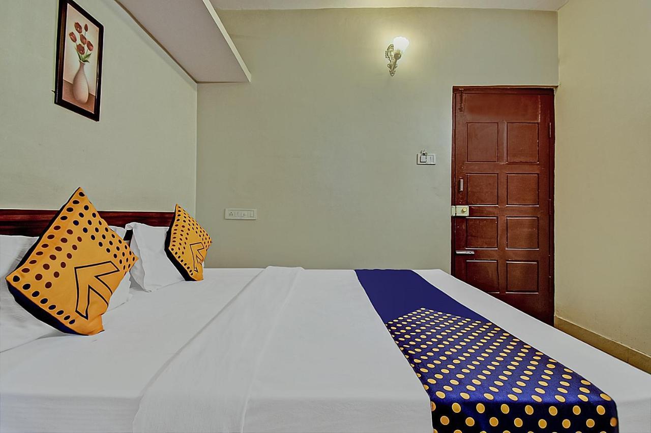 Parkwood Executive Rooms Inn Bangalore Bagian luar foto