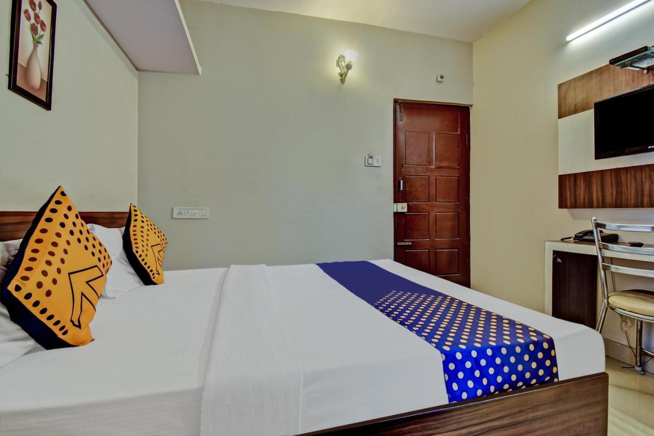 Parkwood Executive Rooms Inn Bangalore Bagian luar foto