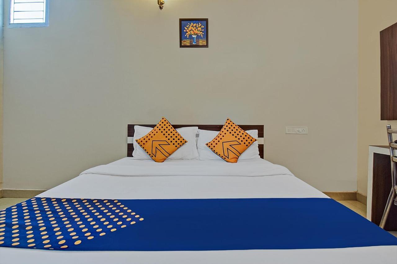 Parkwood Executive Rooms Inn Bangalore Bagian luar foto