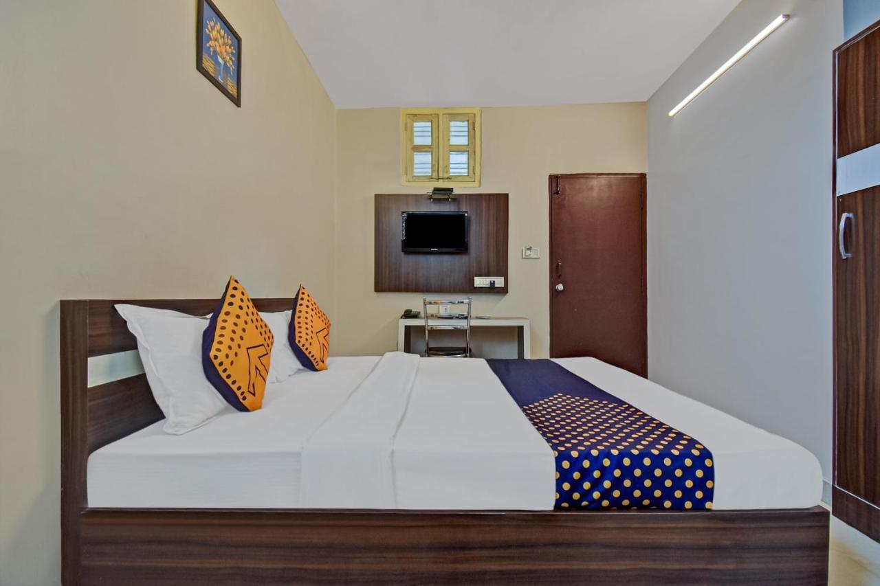 Parkwood Executive Rooms Inn Bangalore Bagian luar foto