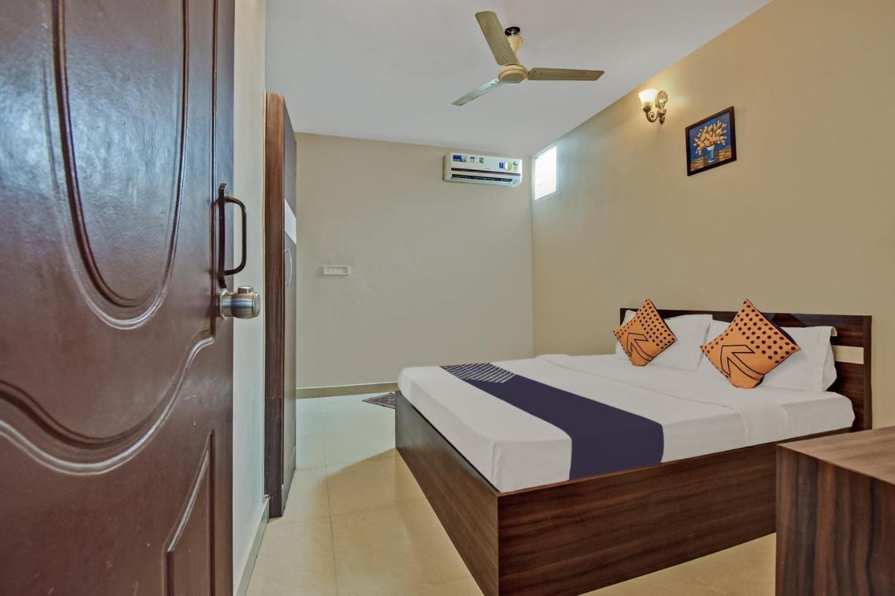 Parkwood Executive Rooms Inn Bangalore Bagian luar foto